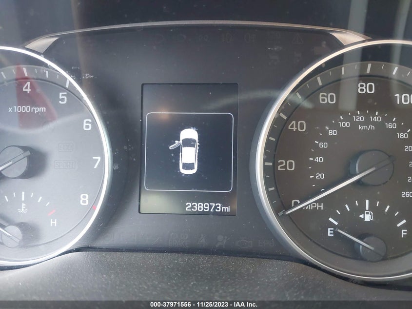 VIN 5NPD84LF4HH040789 2017 HYUNDAI ELANTRA SE