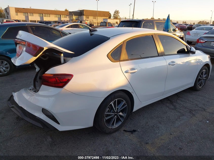 VIN 3KPF24AD2NE487567 2022 KIA FORTE LXS
