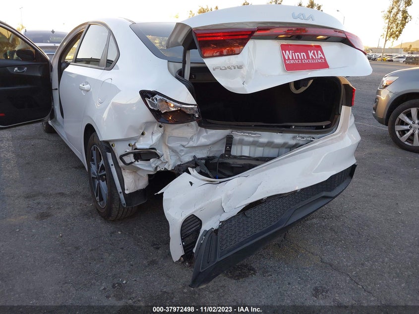 VIN 3KPF24AD2NE487567 2022 KIA FORTE LXS