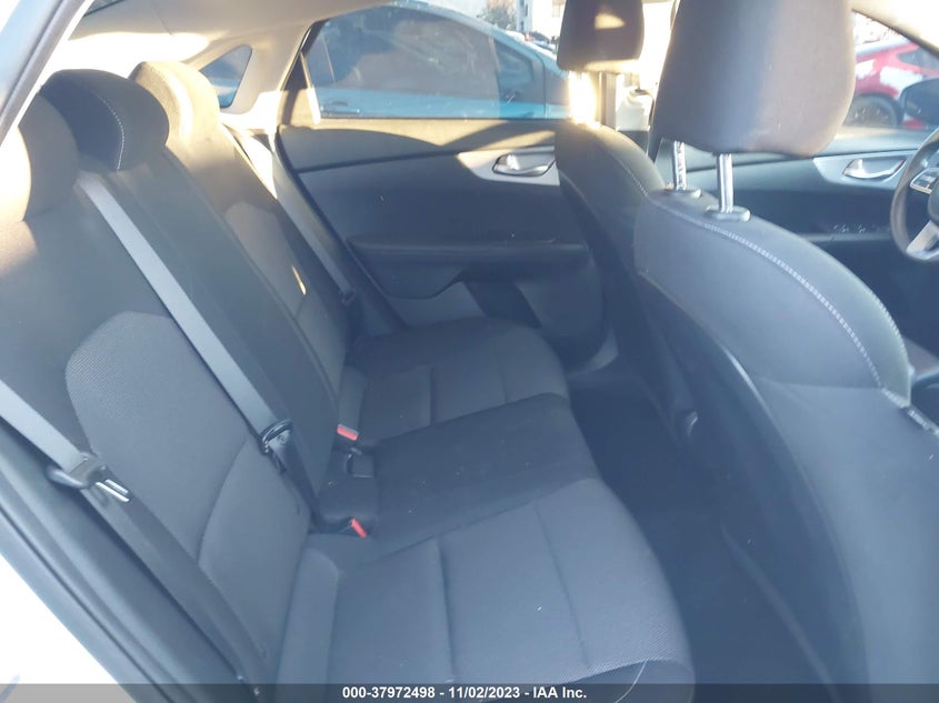 VIN 3KPF24AD2NE487567 2022 KIA FORTE LXS