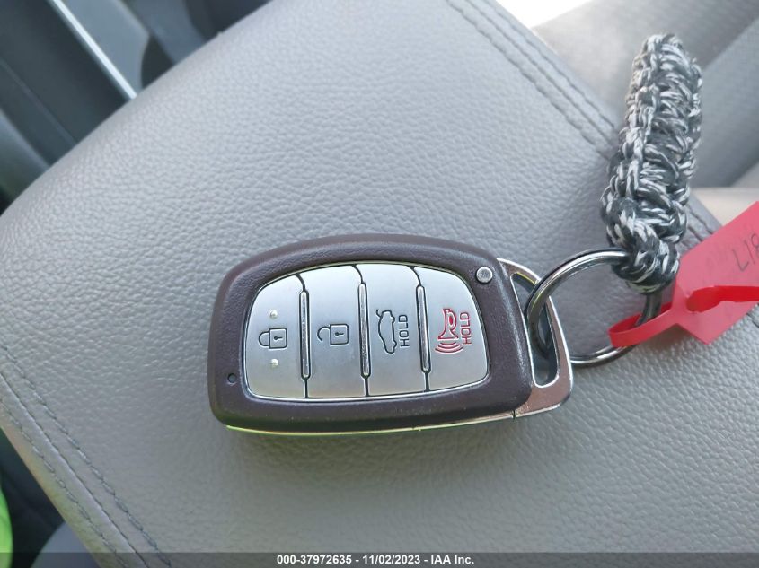 2017 HYUNDAI ELANTRA LIMITED - KMHD84LF7HU135204