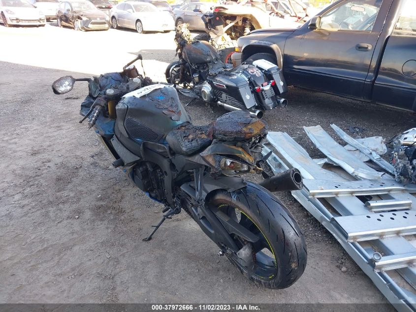 2021 SUZUKI GSX-R750 - JS1GR7MA2M7100219
