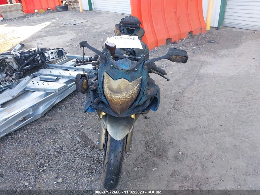 2021 SUZUKI GSX-R750 - JS1GR7MA2M7100219