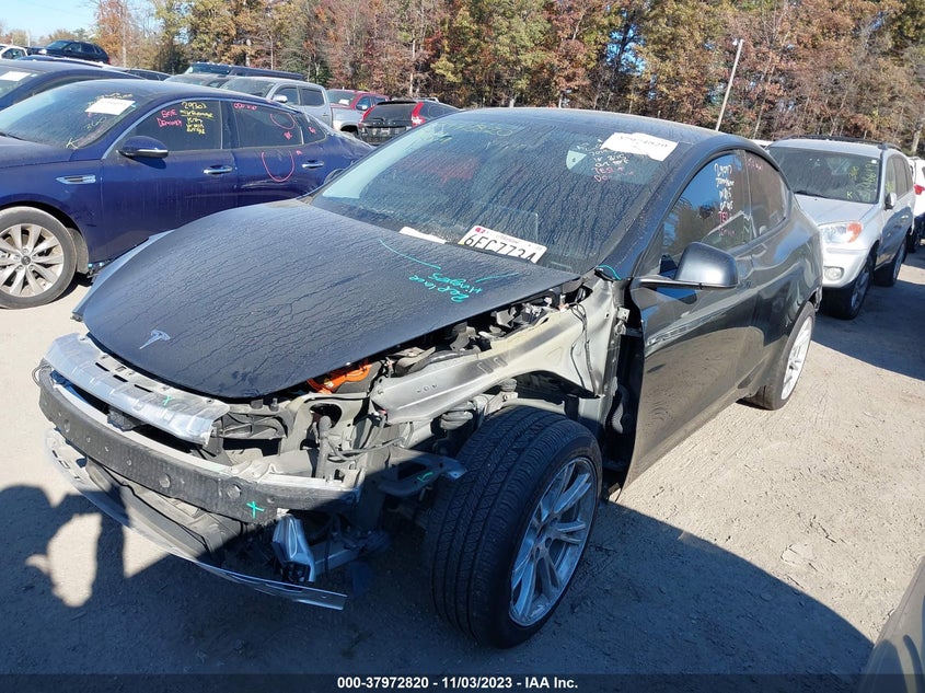 VIN 5YJYGDEE9LF050640 2020 TESLA MODEL Y