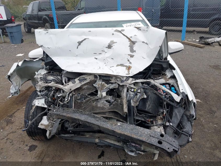 2015 TOYOTA COROLLA LE - 5YFBURHE1FP350513