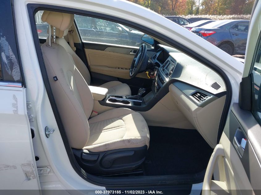 2015 HYUNDAI SONATA 2.4L SE - 5NPE24AF2FH026525