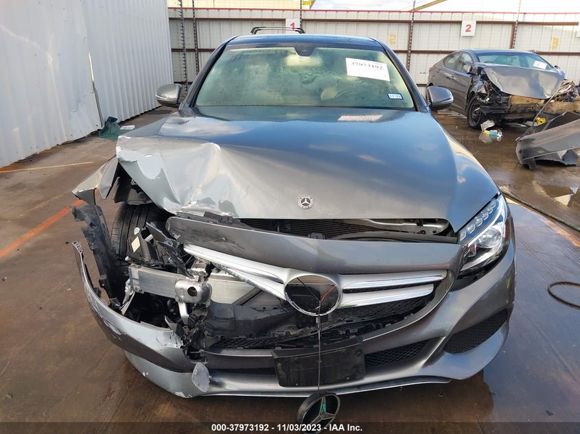 VIN 55SWF4JB9JU267025 2018 MERCEDES-BENZ C 300 300