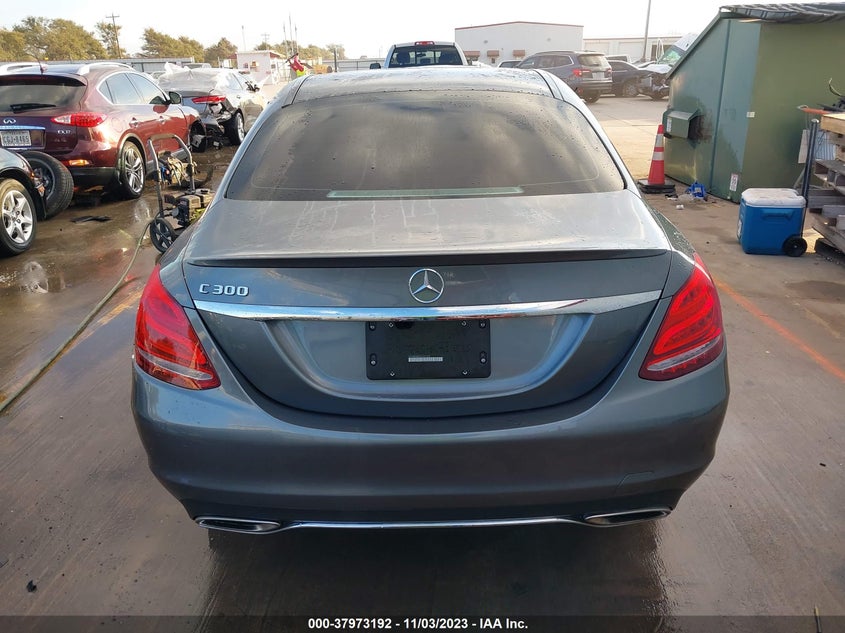 VIN 55SWF4JB9JU267025 2018 MERCEDES-BENZ C 300 300