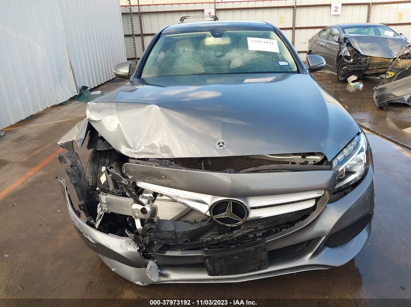 VIN 55SWF4JB9JU267025 2018 MERCEDES-BENZ C 300 300
