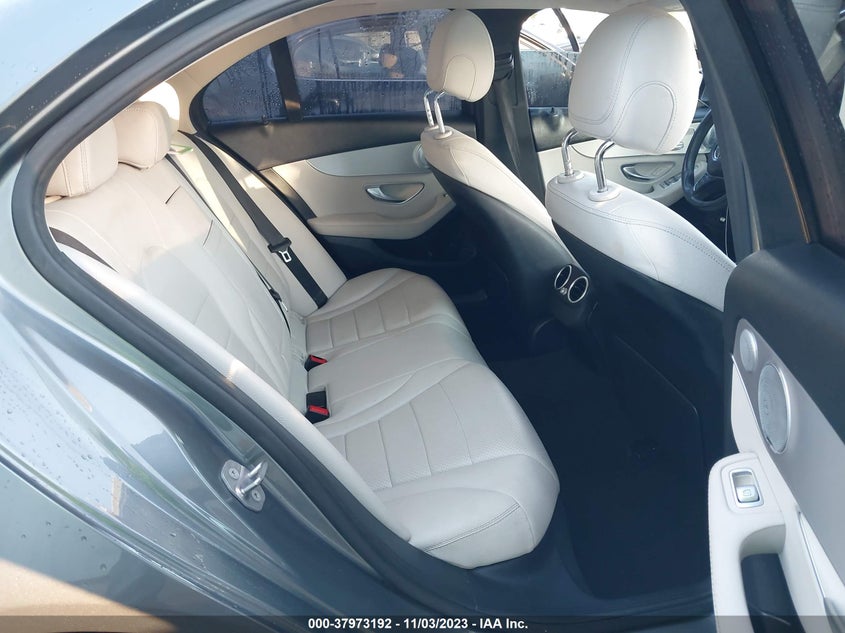 VIN 55SWF4JB9JU267025 2018 MERCEDES-BENZ C 300 300