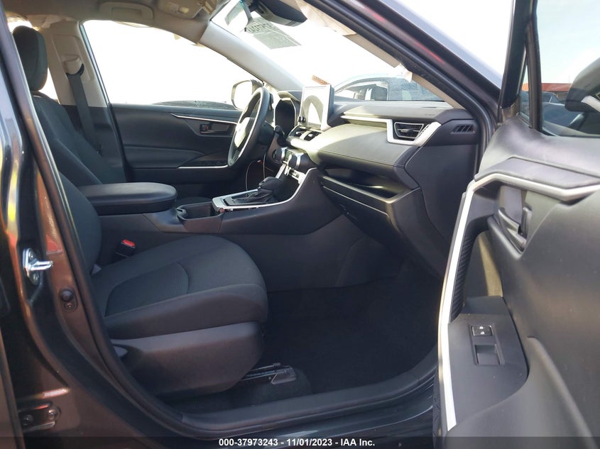 VIN 2T3H1RFV9PC239738 2023 TOYOTA RAV4 LE