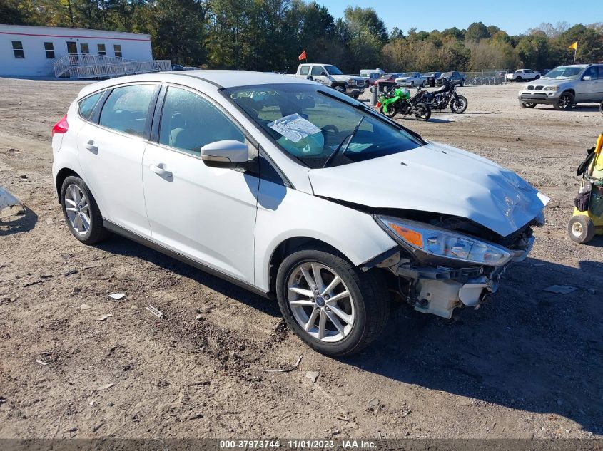 2015 FORD FOCUS SE - 1FADP3K21FL308174