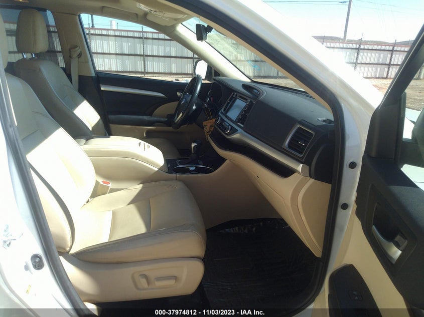 VIN 5TDJZRFH3HS512498 2017 TOYOTA HIGHLANDER SE/XLE