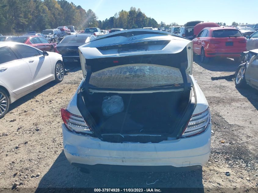 2013 MERCEDES-BENZ C 250 SPORT/LUXURY WDDGF4HB4DR274979