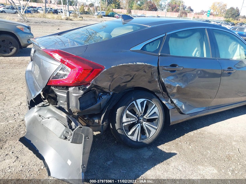 VIN JHMFC1F78JX008494 2018 HONDA CIVIC EX-L