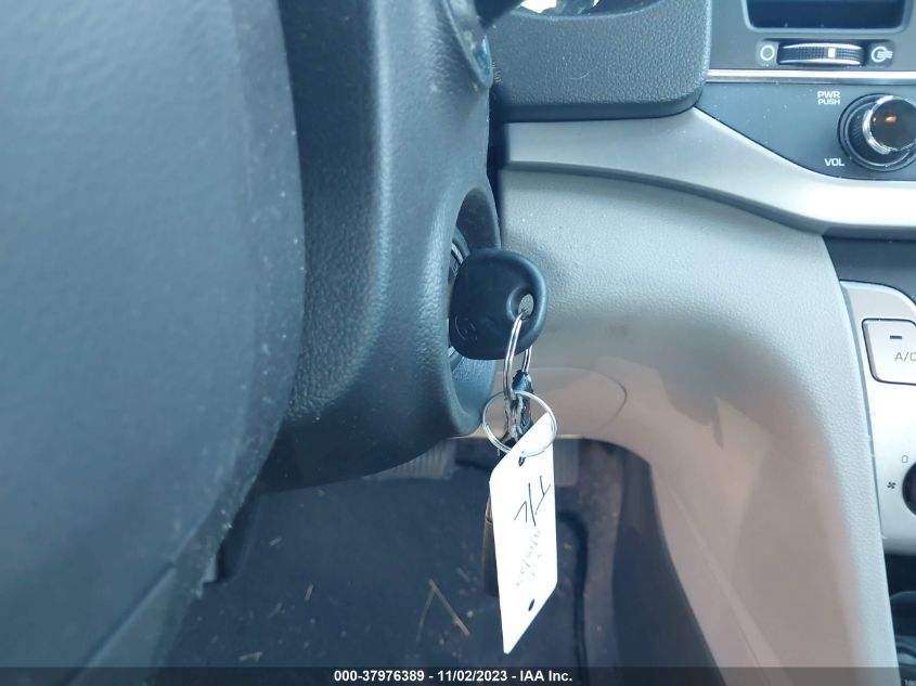 2017 HYUNDAI ELANTRA SE - 5NPD74LFXHH187038