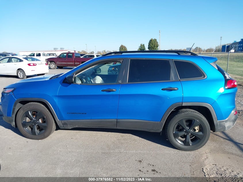 VIN 1C4PJLABXHW660973 2017 JEEP CHEROKEE SPORT