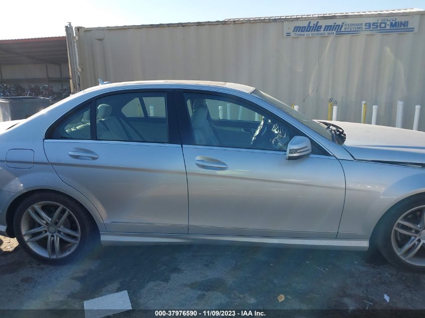 2013 MERCEDES-BENZ C 250 LUXURY/SPORT - WDDGF4HB8DR263533