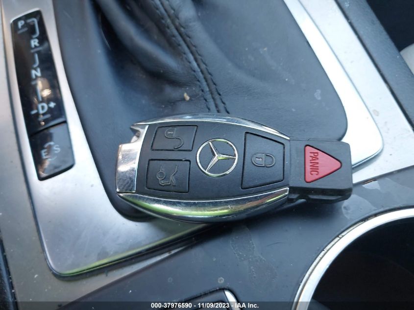 2013 MERCEDES-BENZ C 250 LUXURY/SPORT - WDDGF4HB8DR263533