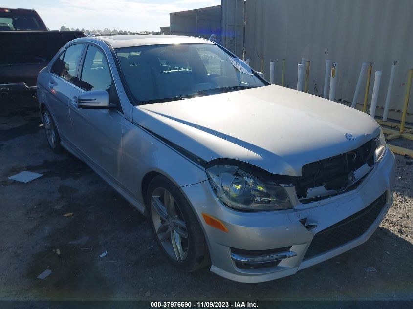 2013 MERCEDES-BENZ C 250 LUXURY/SPORT - WDDGF4HB8DR263533