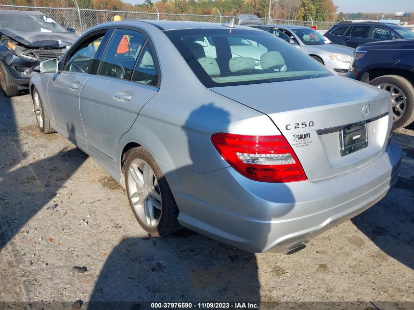 2013 MERCEDES-BENZ C 250 LUXURY/SPORT - WDDGF4HB8DR263533