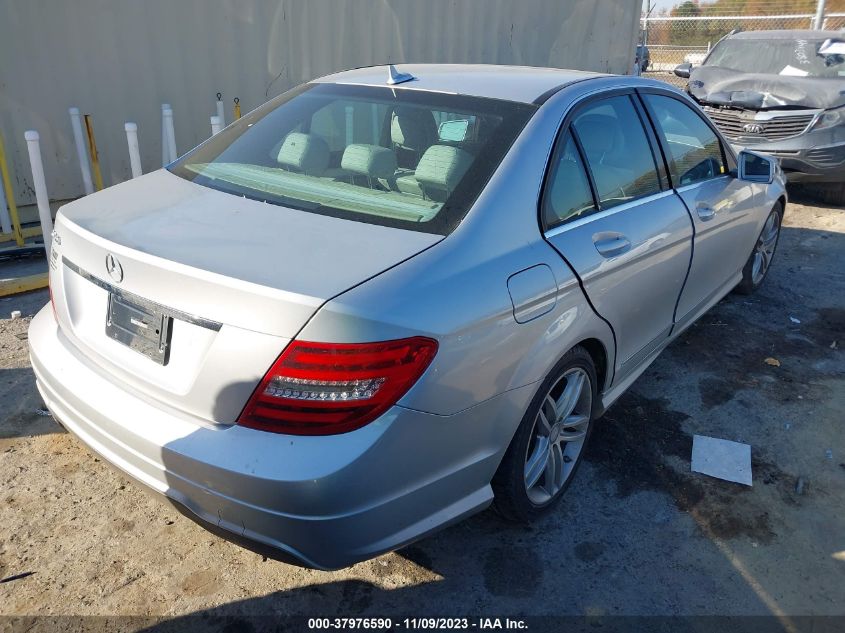 2013 MERCEDES-BENZ C 250 LUXURY/SPORT - WDDGF4HB8DR263533
