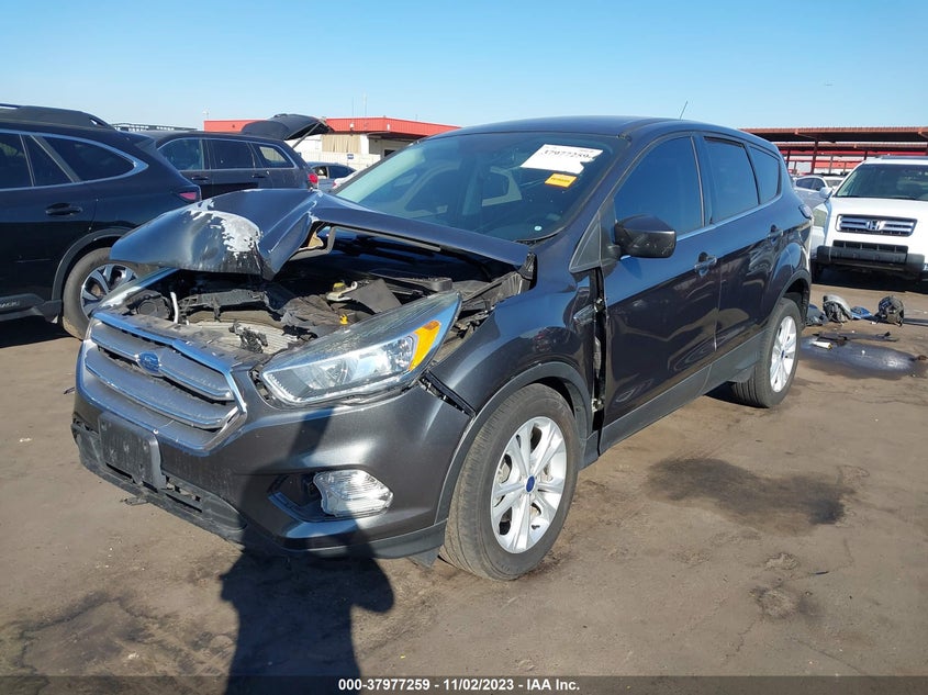 VIN 1FMCU0GD7HUD12052 2017 FORD ESCAPE SE