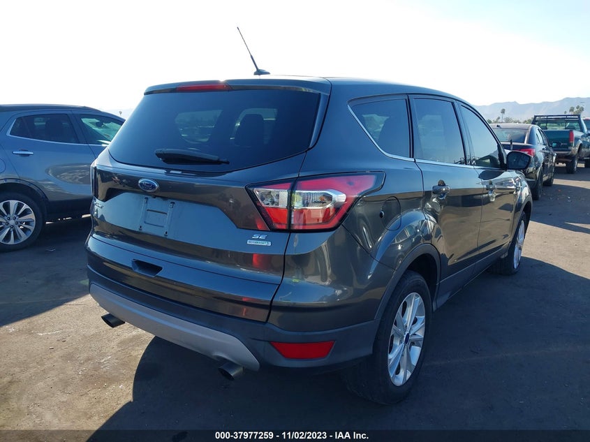 VIN 1FMCU0GD7HUD12052 2017 FORD ESCAPE SE