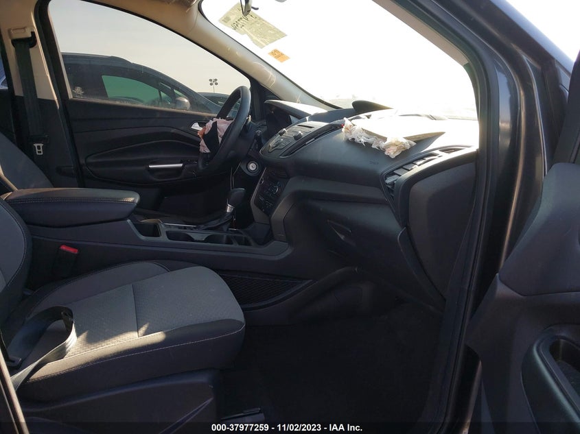 VIN 1FMCU0GD7HUD12052 2017 FORD ESCAPE SE
