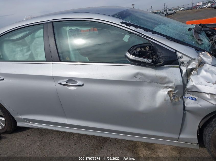 2019 HYUNDAI SONATA HYBRID SE - KMHE24L35KA093569