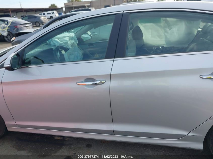 2019 HYUNDAI SONATA HYBRID SE - KMHE24L35KA093569