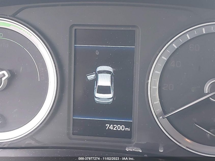2019 HYUNDAI SONATA HYBRID SE - KMHE24L35KA093569