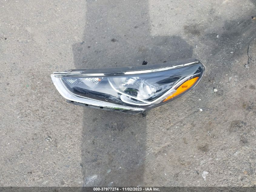 2019 HYUNDAI SONATA HYBRID SE - KMHE24L35KA093569