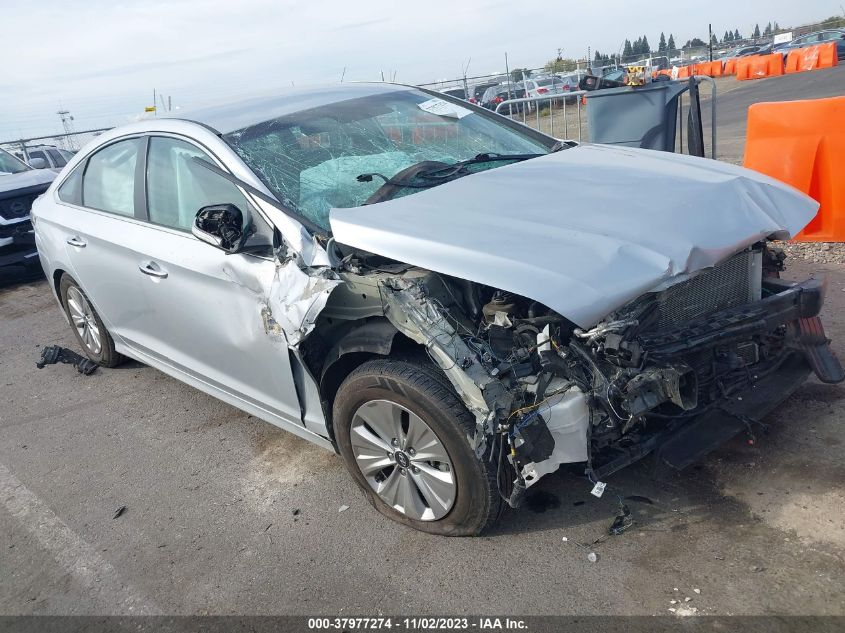 2019 HYUNDAI SONATA HYBRID SE - KMHE24L35KA093569