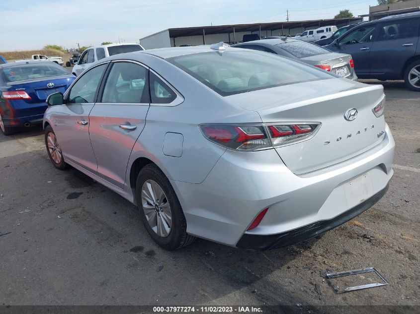 2019 HYUNDAI SONATA HYBRID SE - KMHE24L35KA093569