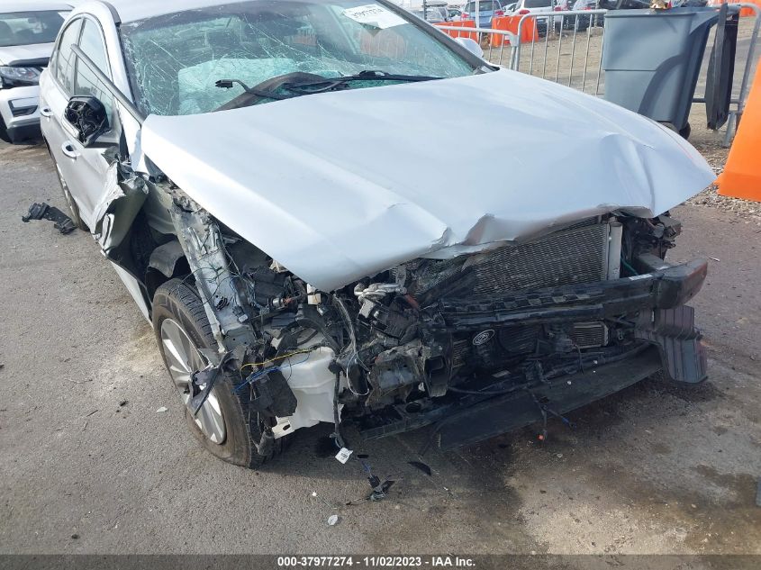 2019 HYUNDAI SONATA HYBRID SE - KMHE24L35KA093569