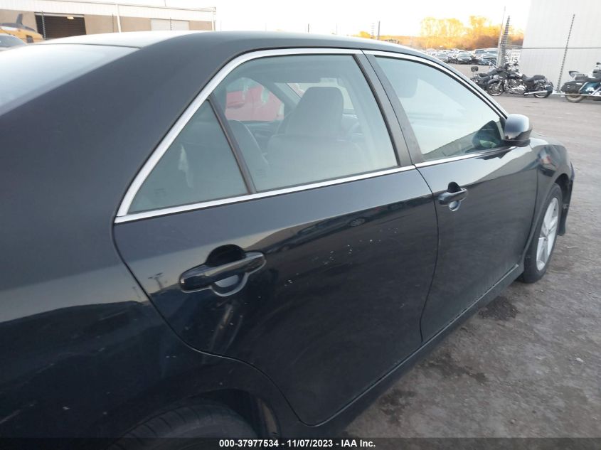 2014 TOYOTA CAMRY SE - 4T1BF1FK1EU415653