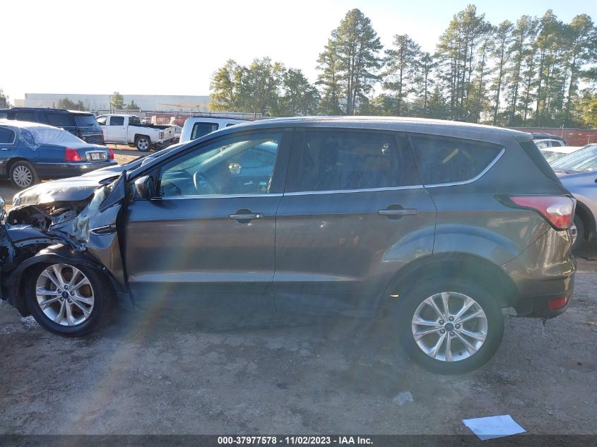 2017 FORD ESCAPE SE - 1FMCU0GD0HUB88884