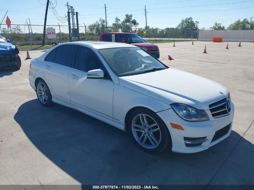 2014 MERCEDES-BENZ C 250 LUXURY/SPORT - WDDGF4HB0EA934502