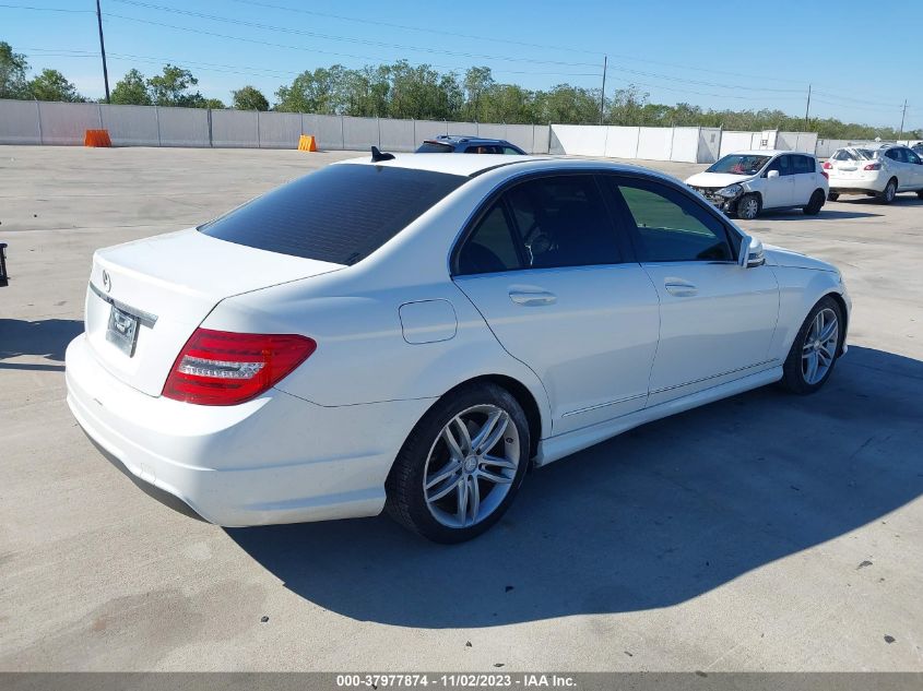 2014 MERCEDES-BENZ C 250 LUXURY/SPORT - WDDGF4HB0EA934502