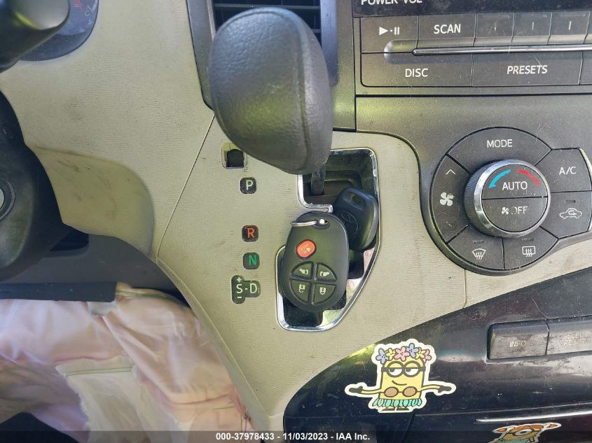 2013 TOYOTA SIENNA LE - 5TDKK3DC9DS284398