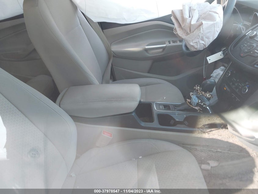 VIN 1FMCU0GD6HUB90445 2017 FORD ESCAPE SE