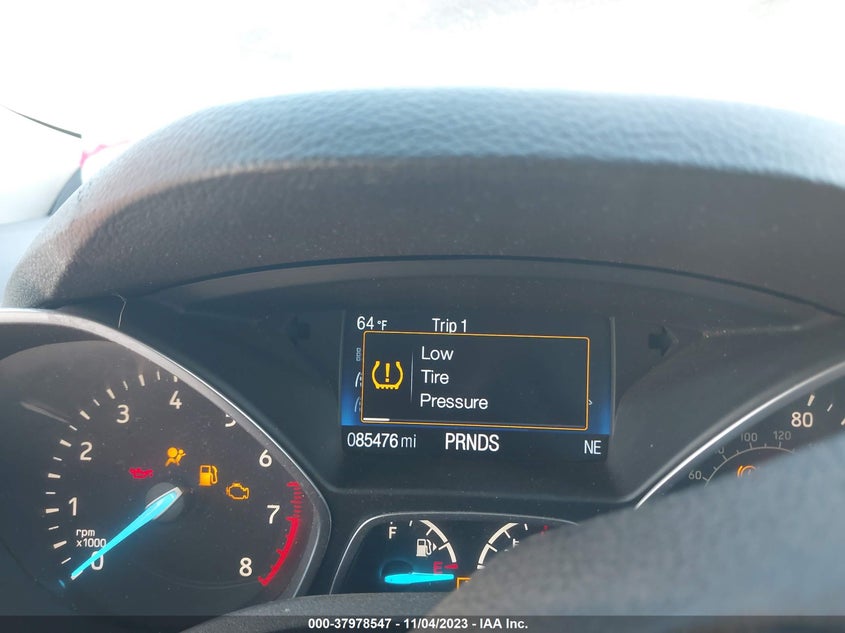 VIN 1FMCU0GD6HUB90445 2017 FORD ESCAPE SE
