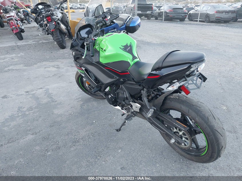 VIN ML5EXEN17NDA51430 2022 KAWASAKI EX650 N