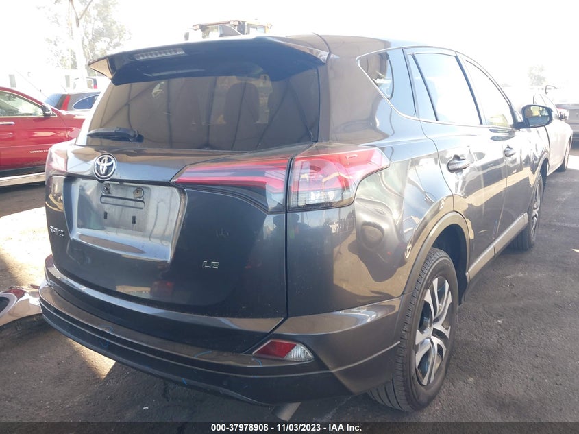VIN JTMZFREV2JJ192919 2018 TOYOTA RAV4 LE