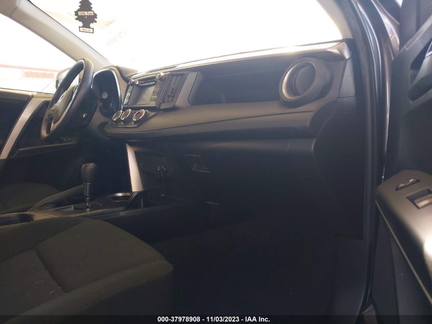 VIN JTMZFREV2JJ192919 2018 TOYOTA RAV4 LE