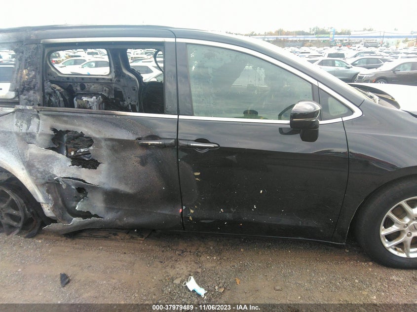 VIN 2C4RC1BG9MR556964 2021 CHRYSLER PACIFICA TOURING L