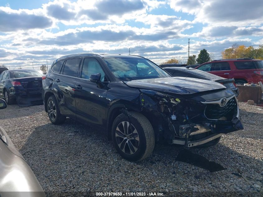 2020 TOYOTA HIGHLANDER XLE - 5TDGZRBH9LS039604