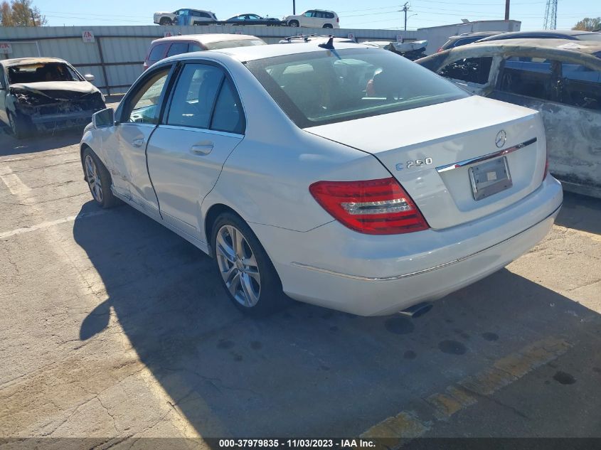 2013 MERCEDES-BENZ C 250 SPORT/LUXURY WDDGF4HB3DR301170