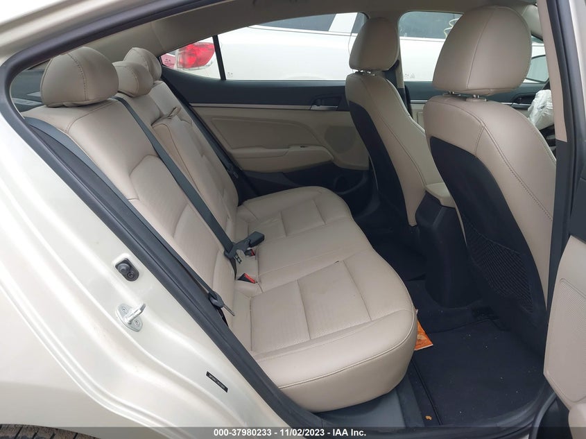 VIN 5NPD84LF7JH215669 2018 HYUNDAI ELANTRA LIMITED